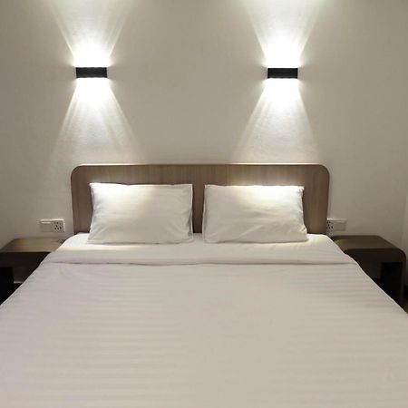 U-Thong Hotel Phitszanulok Kültér fotó